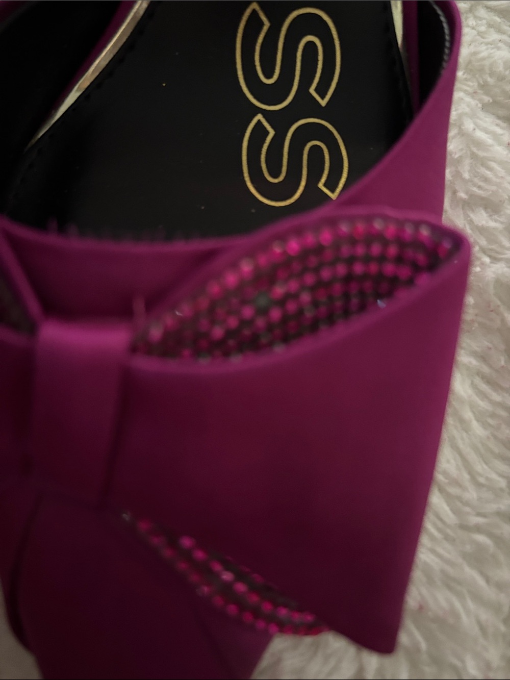 Missing one bling Express Women's Magenta Satin Pointed Toe Bow Slingback Heels - Picture 14 of 14